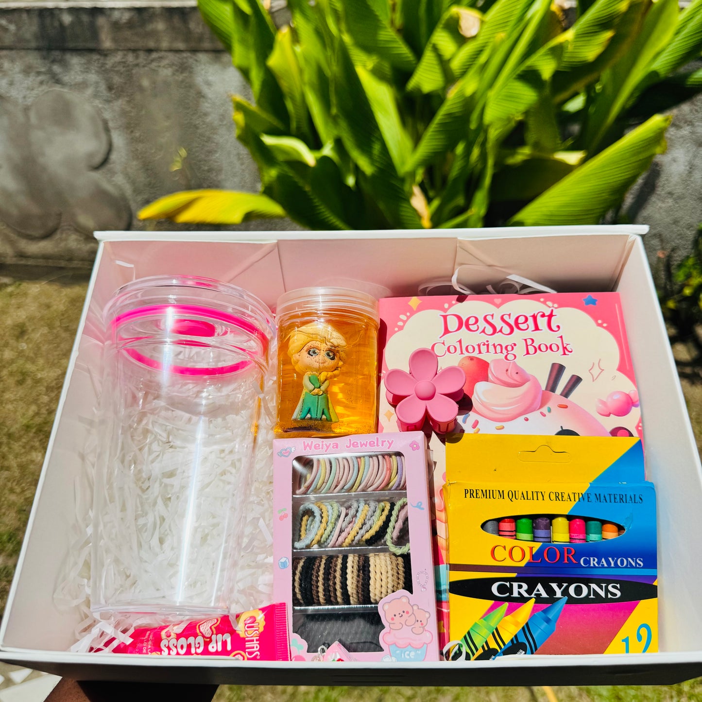👧🏽 Girl Activity Box – Assorted